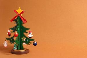 mini jul träd, ny år dekoration foto