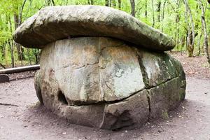 dolmen - monument av förhistorisk arkitektur foto