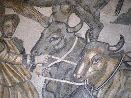 gammal roman mosaik- av villa del casale, sicilien foto