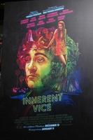 los angeles, 10 dec - inherent vice poster vid inherent vice los angeles premiär på tcl chinese theatre den 10 december 2014 i los angeles, ca foto