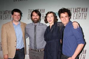 los angeles, 10 juni - christopher miller, will forte, kristen schaal, phil lord vid rävens sista man på jorden visning och panel på landmärkesteatern den 10 juni 2015 i los angeles, ca. foto