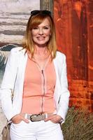 los angeles, 22 juni - marg helgenberger anländer till världspremiären av ensamstående ranger på Disneys kaliforniska äventyr den 22 juni 2013 i Anaheim, ca. foto