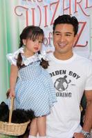 los angeles, 15 sep - mario lopez på the wizard of oz 3d världspremiärvisning på tcl chinese imax theate den 15 september 2013 i los angeles, ca. foto