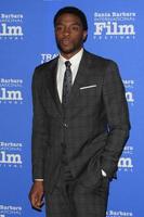 santa barbara, 1 feb - chadwick boseman på santa barbara internationella filmfestival, virtuospris på en arlington teater den 1 februari 2015 i santa barbara, ca foto