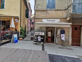 monterosso al sto, Italien - juni, 8 2019 - piktorisk by av cinque terre Italien är full av turist foto