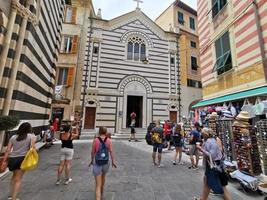 monterosso al sto, Italien - juni, 8 2019 - piktorisk by av cinque terre Italien är full av turist foto