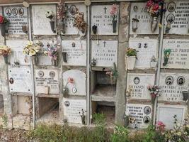 monterosso al sto, Italien - juni, 8 2019 - piktorisk by av cinque terre Italien gammal kyrkogård foto