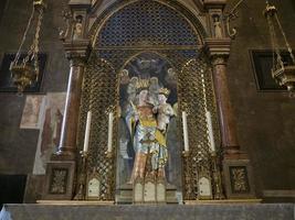 Padova, Italien - april 23 2022 - sant antonio helgon antony padova kyrka katedral öppen till offentlig efter covid 19 pandemisk. känd grav är tillbaka till offentlig foto