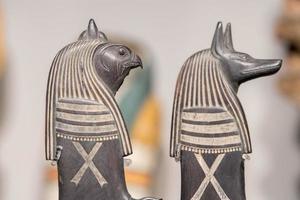 turin, Italien - juni 17 2017 - turist besöker egyptisk museum foto