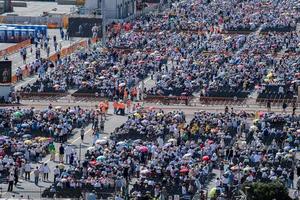 genova, Italien - Maj 27 2017 - påve francis besöker genua för de massa i kennedy plats foto