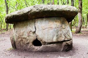 dolmen - monument av förhistorisk arkitektur foto