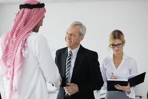 arabicum företag man på möte foto