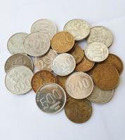 indonesien mynt från 100 fram tills 500 rupiah foto