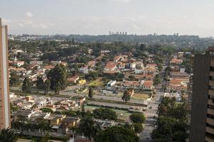 horisont se med olika byggnader och skyskrapor i sao paulo stad foto