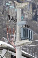 berg vit snö elektrisk kraft rader kontakt hög Spänning elekticitet foto