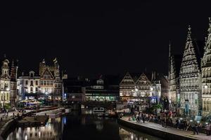 medeltida europeisk stad Gent natt se foto