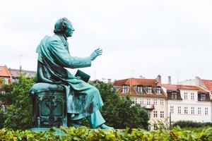 hans kristen andersen staty i rosenborg trädgård foto