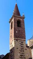 torn av evangelisk kyrka i verona stad foto