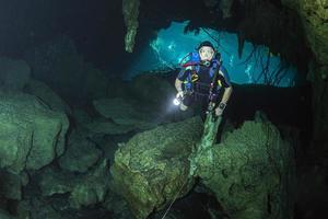 grotta dykning i mexikansk cenoter foto