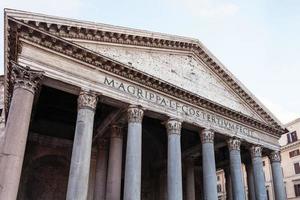 Fasad av pantheon kyrka i rom foto