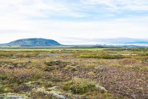 isländsk landskap med väg rutt 35 i höst foto