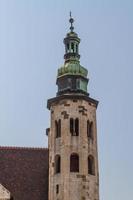 Romanska kyrkan St Andrew Tower i Krakow byggd mellan 1079 - 1098 foto