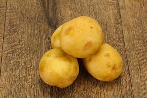ung små säsong- potatis högen foto