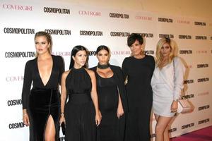 los angeles, okt 12 - khloe karsahian, kourtney Kardashian, kim kardashian väster, kris jenner, kylie jenner på de kosmopolitisk tidningar 50:e årsdag fest på de ysabel på oktober 12, 2015 i los angeles, ca foto