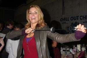 los angeles, nov 20 - mckenzie westmore på de ansluten s kändis gåva svit fira de 2010 amerikan musik utmärkelser på ben kitay studior på november 20, 2010 i los angeles, ca foto