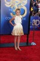 los angeles, aug 6 - kiernan shipka anländer på de glädje de 3d konsert film på regency by teater på augusti 6, 2011 i Westwood, ca foto