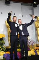 los angeles, mar 2 - filmare anders Walter och kim Magnusson, vinnare av bäst kort filma, leva verkan på de 86: e akademi utmärkelser på dolby teater, hollywood och högland på Mars 2, 2014 i los angeles, ca foto