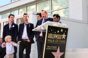 los angeles, okt 9 - ny barn på de blockera, jordan riddare, donnie wahlberg, joe mcintyre, danny trä, Jonathan riddare på de ny barn på de blockera hollywood promenad av berömmelse stjärna ceremoni på hollywood boulevard på oktober 9, 2014 i los angeles, ca foto