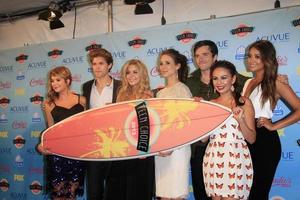 los angeles, aug 11 - Ashley benson, keegan allen, sasha pieterse, troian bellasiaro, ian härdning, janel församling, shay mitchell i de 2013 tonåring val utmärkelser Tryck rum på de gibson amfiteater universell på augusti 11, 2013 i los angeles, ca foto