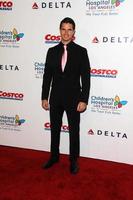 los angeles, okt 11 - robbie amell på de barn s sjukhus los angeles gala - noche de ninos på la leva på oktober 11, 2014 i los angeles, ca foto