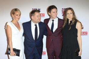 los angeles, feb 26 - James corden och fru, eddie redmayne, hannah bagshawe på de de filma är bra reception uppfyllande brittiskt 2016 Oscar nominerade på de fikon och oliv på februari 26, 2016 i väst hollywood, ca foto