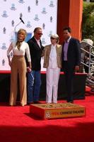 los angeles, apr 27 - Jane fonda, Peter fonda, shirlee fonda, troy garitet på de ceremoni till Installera Jane fonda s handavtryck och fotspår i cement på de kinesisk teater på april 27, 2013 i los angeles, ca foto