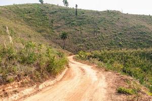 vägar i landsbygdsområden i utvecklingsländerna foto