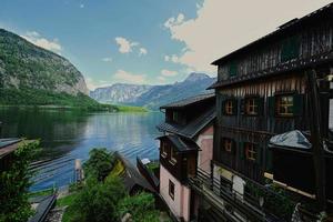 skön naturskön landskap över österrikiska alps sjö i hallstatt, salzkammergut, Österrike. foto