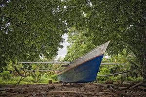 en båt i turkos tropisk paradis ö foto