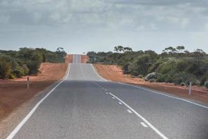 väst Australien öken- ändlös väg foto