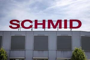 skickat, Tyskland - juli 20, 2019. schmid logotyp på stormarknad för skor, mode, och sport.traditionell tysk företag foto