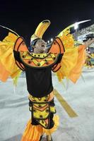 rio de Janeiro, rj Brasilien - februari 09, 2018 - samba skola parad i sambodromo. rensacer de jacarepagua under festival på märken de sapucai gata. foto