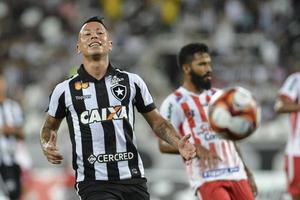 rio, Brasilien - Mars 06, 2018 - leo valencia spelare i match mellan botafogo och bangu förbi de carioca mästerskap i nilton santos stadion foto