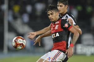 rio, Brasilien - Mars 03, 2018 - Lucas paqueta spelare i match mellan flamengo och botafogo förbi de carioca mästerskap i nilton santos stadion foto