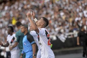 rio, Brasilien - april 01, 2018 - yago pikachu spelare i match mellan botafogo och vasco förbi de carioca mästerskap i nilton santos stadion foto