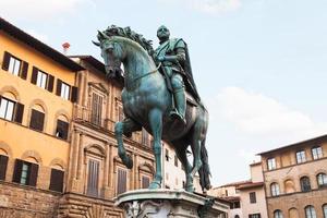 monument av cosimo jag på piazza della signoria foto