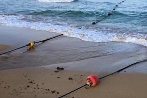 sandig strand på de medelhavs hav i nordlig israel. foto