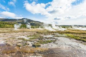 haukadalur gejser dal i island i höst foto