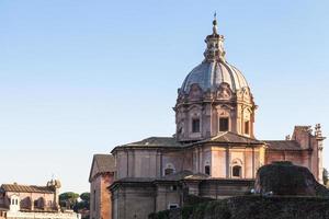 kupol av kyrka santi luca e martina i rom foto