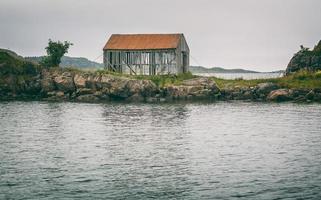 slagt grått hus foto